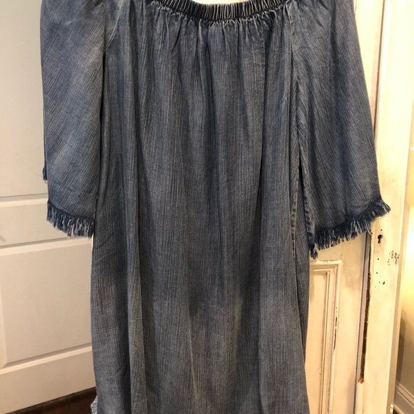 NWOT- Med Offer-Shoulder Boutique Tunic - Picture 1 of 2